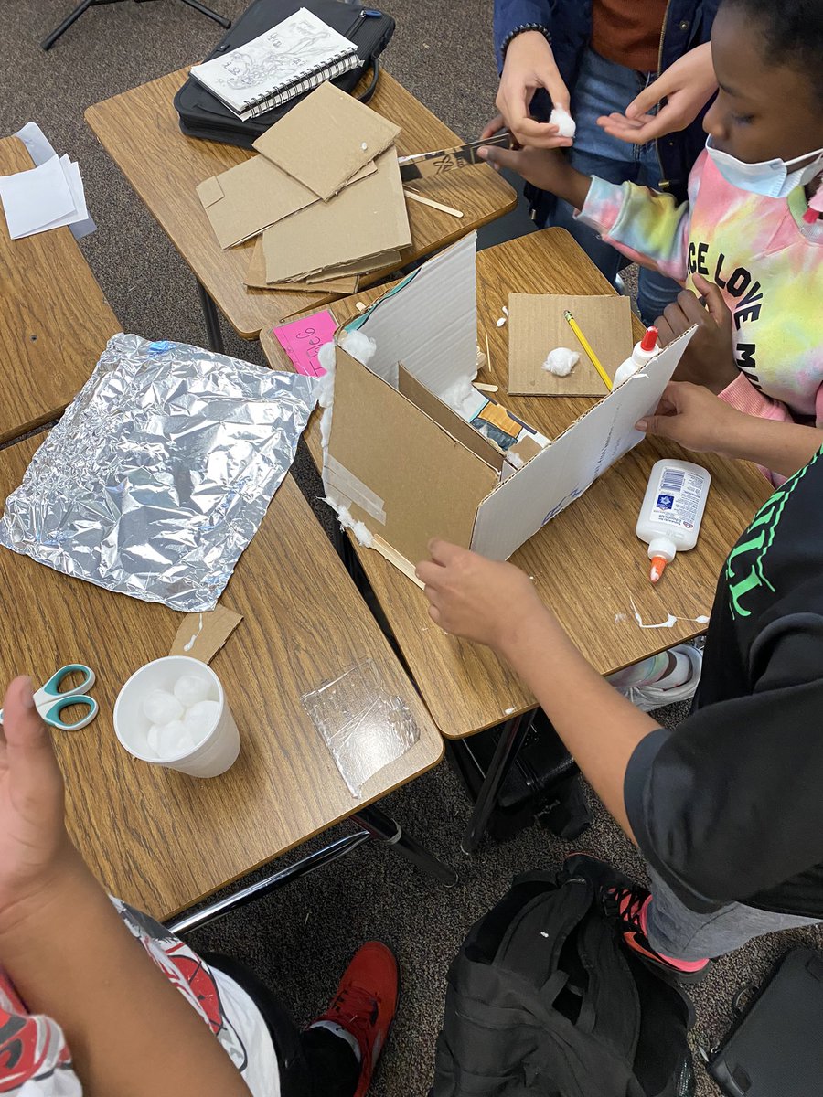MsRomanchek's tweet photo. STEAMM Day turned into STEAMM Week for us! Sometimes learning is messy! #STEAMM @KMMPMPanthers @MedPro21 https://t.co/12IaWIloZO
