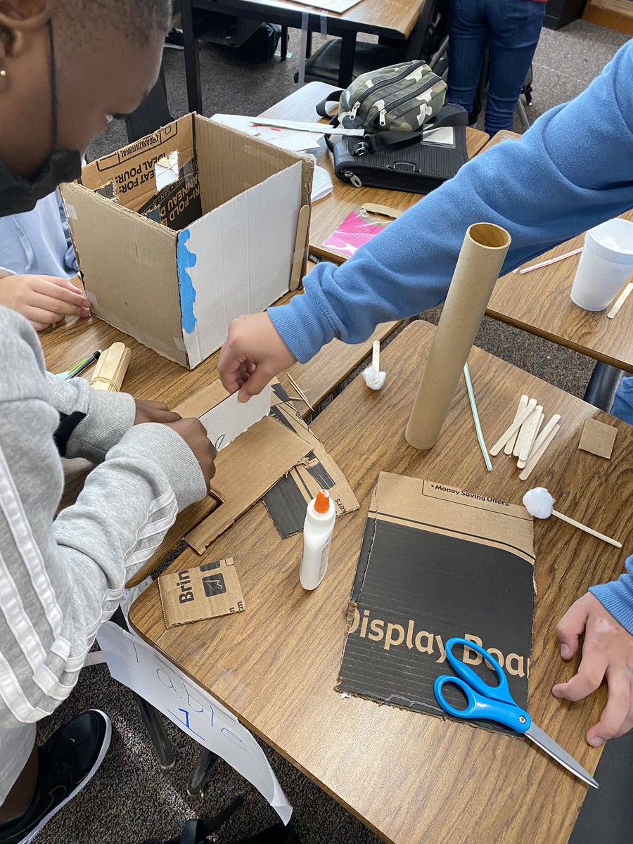 MsRomanchek's tweet photo. STEAMM Day turned into STEAMM Week for us! Sometimes learning is messy! #STEAMM @KMMPMPanthers @MedPro21 https://t.co/12IaWIloZO