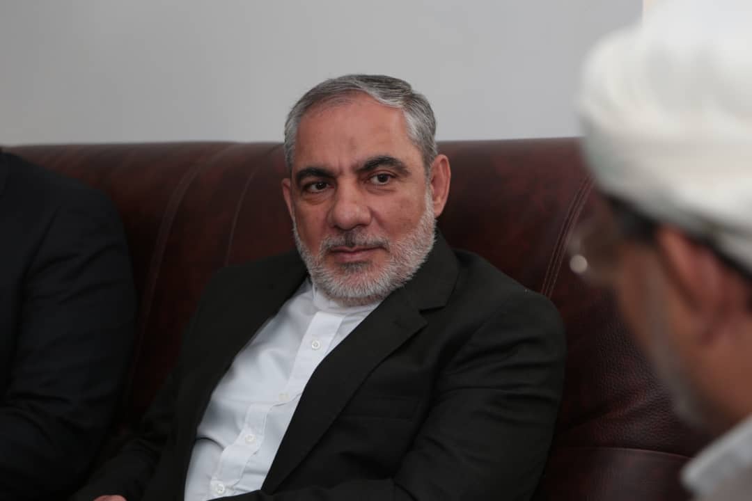 التقى وزير التربية والتعليم يحيى بدر الدين الحوثي اليوم سفير الجمهورية الإسلامية الإيرانية بصنعاء حسن إيرلو. 

وبحث الجانبان علاقات التعاون الثنائية بين البلدين في قطاع التعليم والآليات الكفيلة بتعزيزها وتطويرها .1️⃣