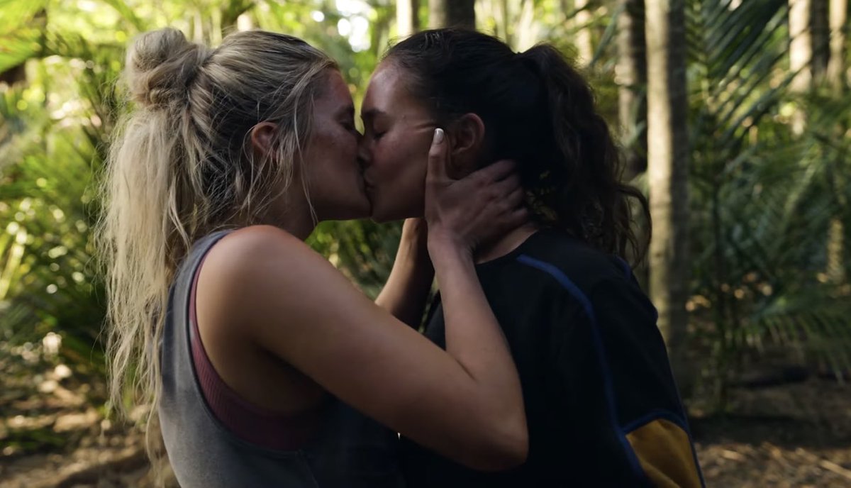 Джозеф гордон-левитт 500 дней лета. Страсть и покорение фильм 2017. Макс айронс поцелуй. Макс айронс гостья. Сумерки сага джейкоб.