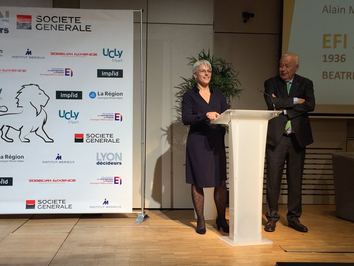 « Nous sommes à la quatrième génération à la tête de l’entreprise. Nous sommes en Chine, aux Etats-Unis, au Mexique et en Turquie. », Béatrice Schmidt-Thollin, PDG <a href="/EfiAutomotive/">EFIAutomotive</a>, lauréat du prix de l’international.