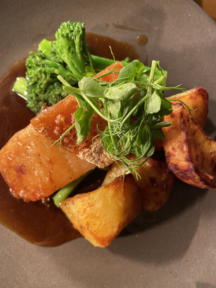 YorkSheffield's tweet photo. Our brand new winter menu has arrived! We have lots of festive options including Perry brined turkey breast and a hearty cannellini bean cassoulet🍴 https://t.co/3mclD7NKi5