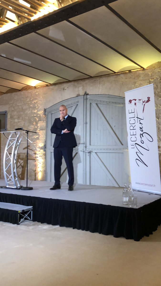 Le préfet Hugues Moutouh fait une intervention au Cercle Mozart devant 300 personnes sous forme de questions réponses