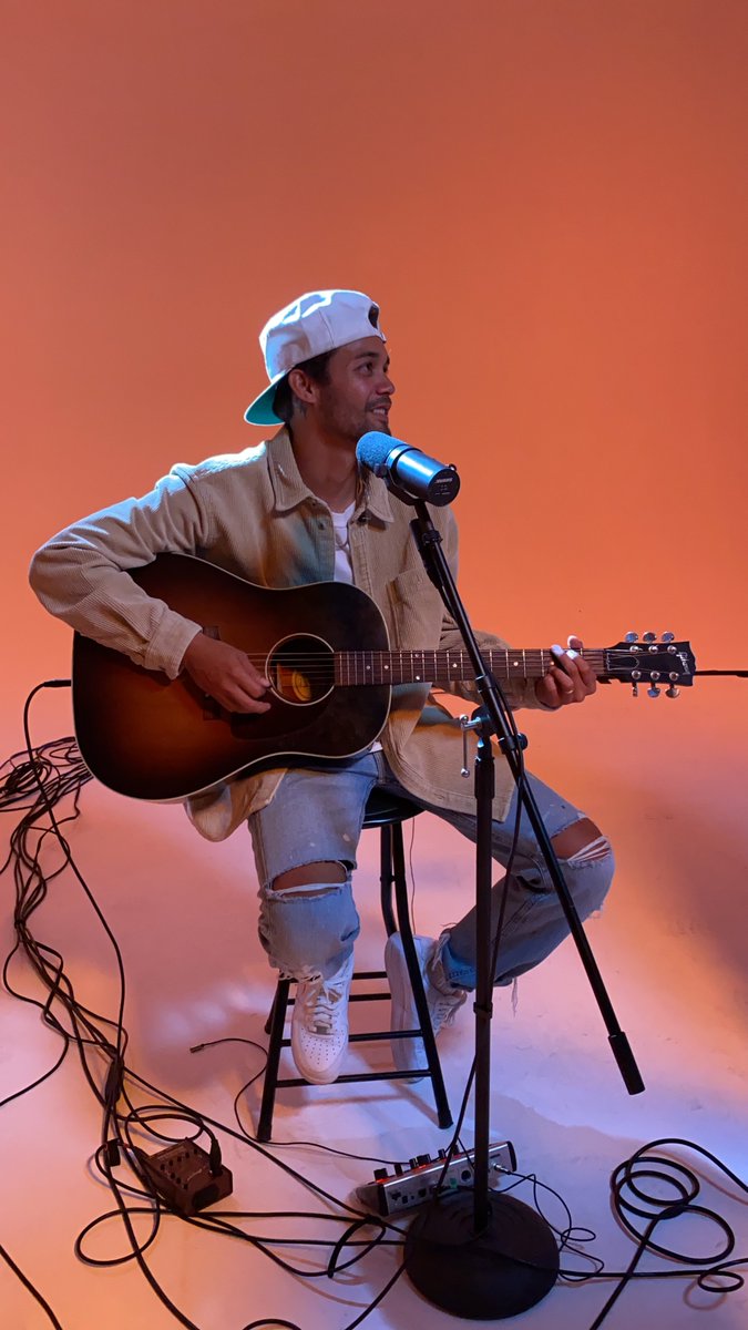 Ryan Ellis tweet media