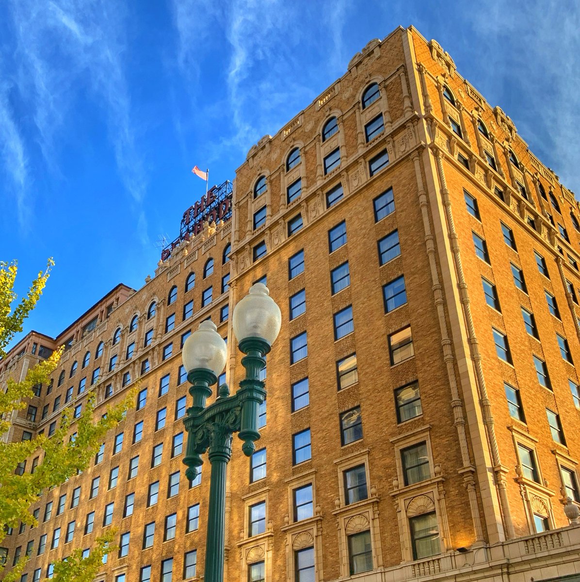 PeabodyMemphis's tweet photo. It's a beautiful day in the neighborhood! 

https://t.co/MKml0TIr8P

#ThePeabodyMemphis #UnionAve #DiscoverMemphis https://t.co/HlWr00RRbV