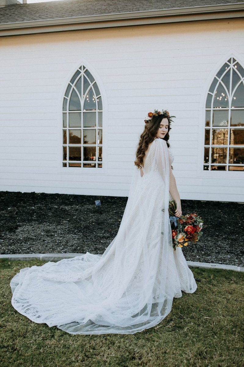 pairahslacks's tweet photo. then comes  • m a r r i a g e •

11.14.21 the absolute best day in my life: the day I became a wife to the man I have been praying for my entire life! Here’s to all the adventures ahead, to our life may it be glorifying to God, and to serving others well- together. https://t.co/DgL6zONGrP