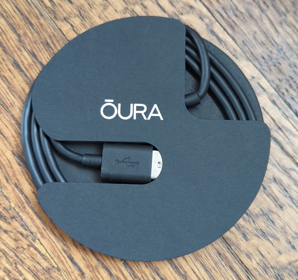 nickaknudson's tweet photo. Nice cable hanking by @ouraring. I haven't seen this type of hanking before in CE packaging. Laminated cardboard sheets. https://t.co/0emsgz3MIi