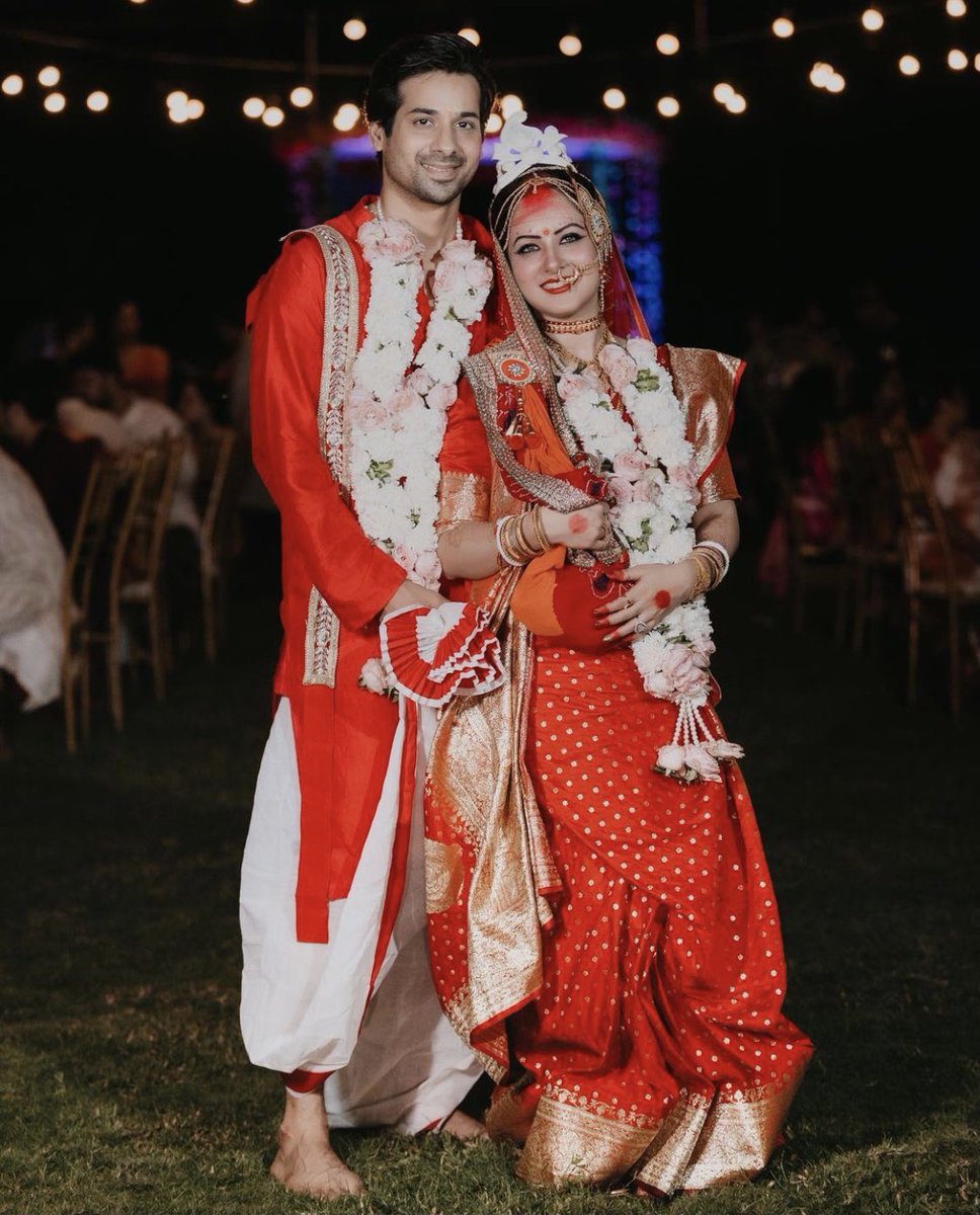 PuneTimesOnline's tweet photo. Some precious moments from #PujaBanerjee and #KunalVerma’s traditional #Bengali style wedding in #Goa
#PujaKunalWedding #Krishiv #tvstars #goawedding #bengaliwedding https://t.co/8Wr4BQxePO