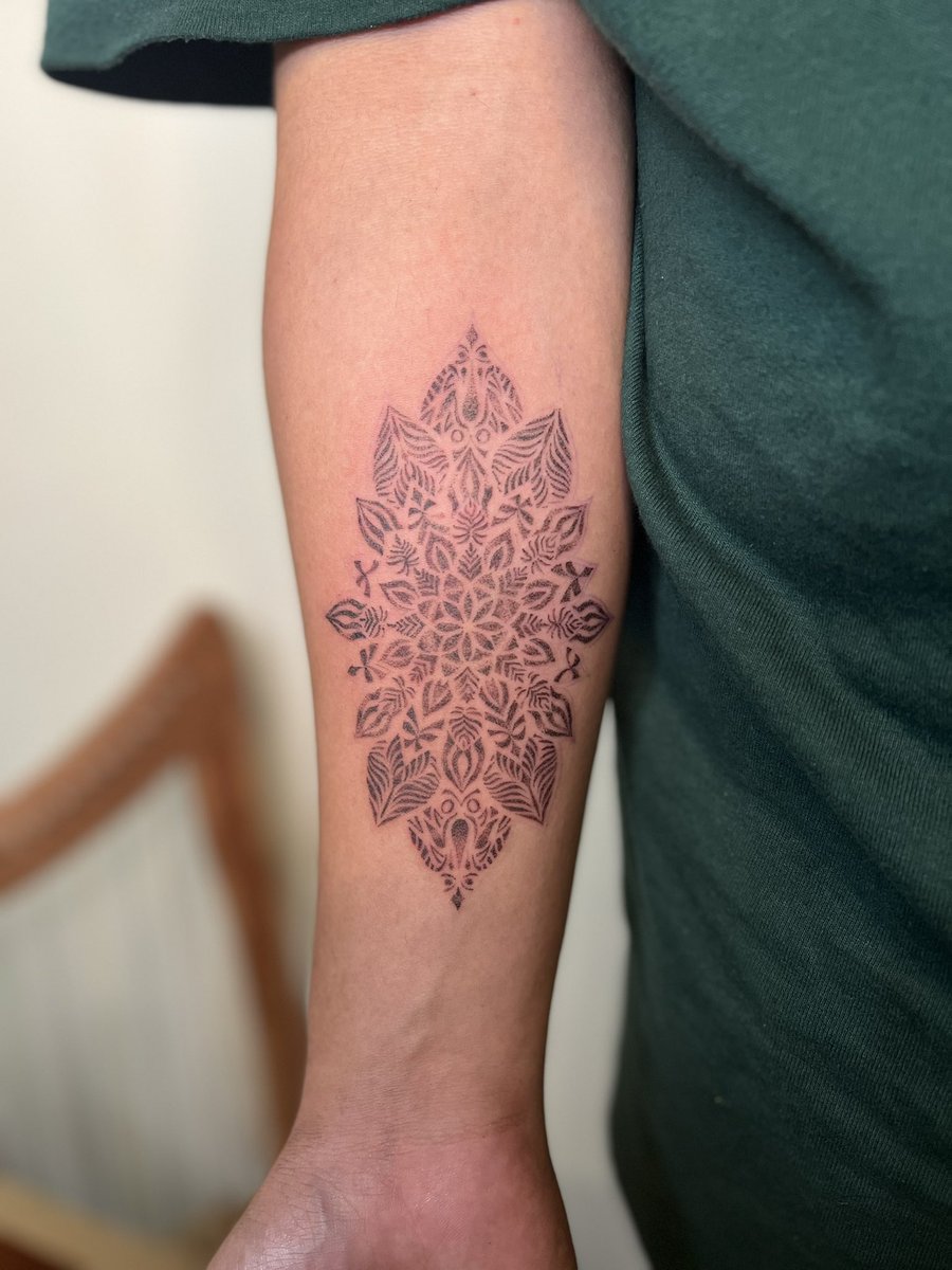 misskishan's tweet photo. Tattoo party for Mikay ended with a blast today as I did my 105th tattoo 🙈

I’m now a level 5 tattoo artist with an open heart +9 🤍 https://t.co/LwbSaNXP0W
