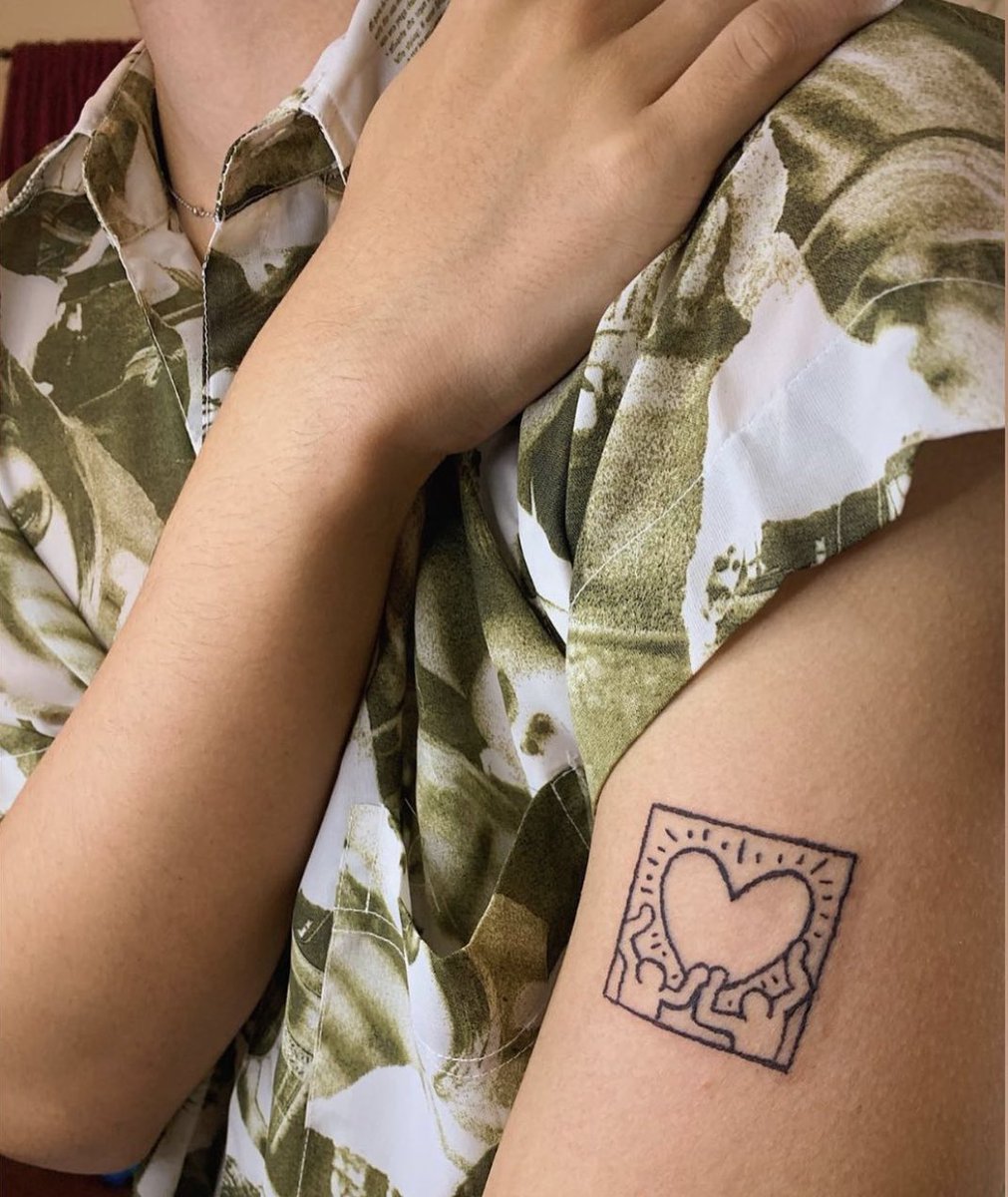 misskishan's tweet photo. Tattoo party for Mikay ended with a blast today as I did my 105th tattoo 🙈

I’m now a level 5 tattoo artist with an open heart +9 🤍 https://t.co/LwbSaNXP0W