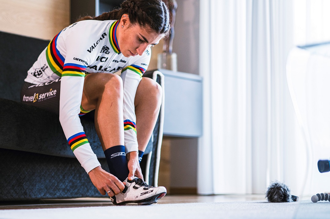 GSGCyclingWear's tweet photo. Elisa Balsamo’s rainbow jersey shines on a sunny autumn ride in Asolo hills, region of prosecco wineyards and cycling tradition! We took some sneak peeks while shooting a video to celebrate the Elisa's victory... follow us to discover the amazing video in a few days.

#cyclingpro https://t.co/QRQ7opddZ7