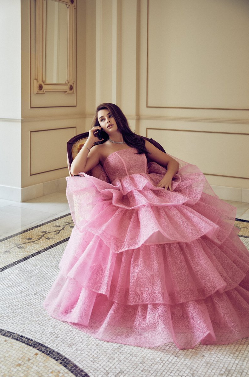 PalazzoVersace's tweet photo. Elegance is good taste, plus a dash of daring.

#Repost 📸: dubaifashioninstitute

#LivingPalazzoVersace https://t.co/0amJuoFutA