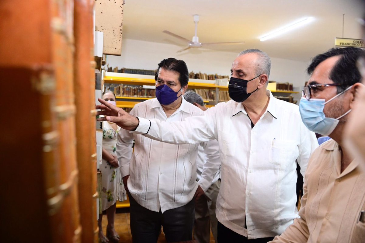 NachoRios1's tweet photo. El gobernador @cmmerino acompañafo por el rector de la @UJAT @narvaezosorio encabezó
la reinauguración (rehabilitación integral) de la Biblioteca "José Martí', una de las más importantes del estado de Tabasco, fundada el 12 de octubre de 1944. https://t.co/j8z8ExySe0