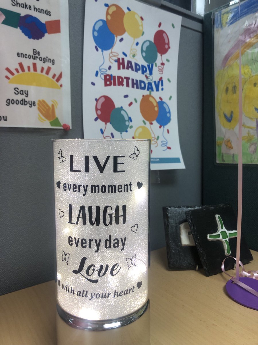 ShannMorris1's tweet photo. Birthday 🎉 desk from my fab HSE colleagues #extrakindthing #engaginghealthstaff #nifty@50 ⁦@b_mc_donough⁩ ⁦@Daniell73974144⁩ https://t.co/fyIsxTtHjn