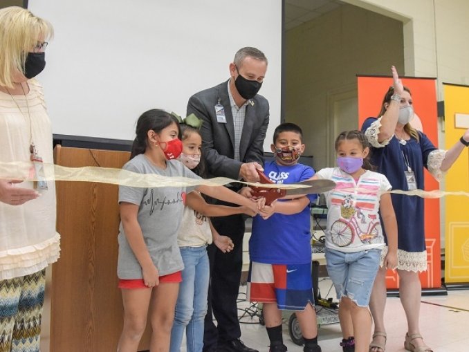 NCSSS_STEM's tweet photo. Waste Isolation Pilot Plant contractor helped fund two #STEMcenters in Southeast New Mexico. “We want the children in our state ... to have access to the best #learningtools available for #STEMeducation.”
https://t.co/jUnGmt84tj @WIPPNEWS #STEMkits #STEMfields #STEMstudents #STEM https://t.co/XxfUqOOVdw