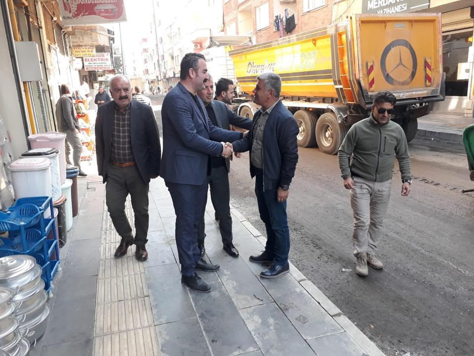 Ak Parti Bismil İlçe Başkanımız Sn.Veysel YAĞMUR ve yönetim kurulu üyeleriyle birlikte MERDANOĞLU caddesindeki esnafları ziyarette bulunup,Cadde esnafına covid-19 salgını sürecinde fedakarca çalışan esnafa hayırlı işler diledik.
@MahsumMelikoglu 
<a href="/eyupkadirinan/">Eyyüp Kadir İnan</a> 
<a href="/mucahidsuleyman/">Mücahid Süleyman Daldallı</a>