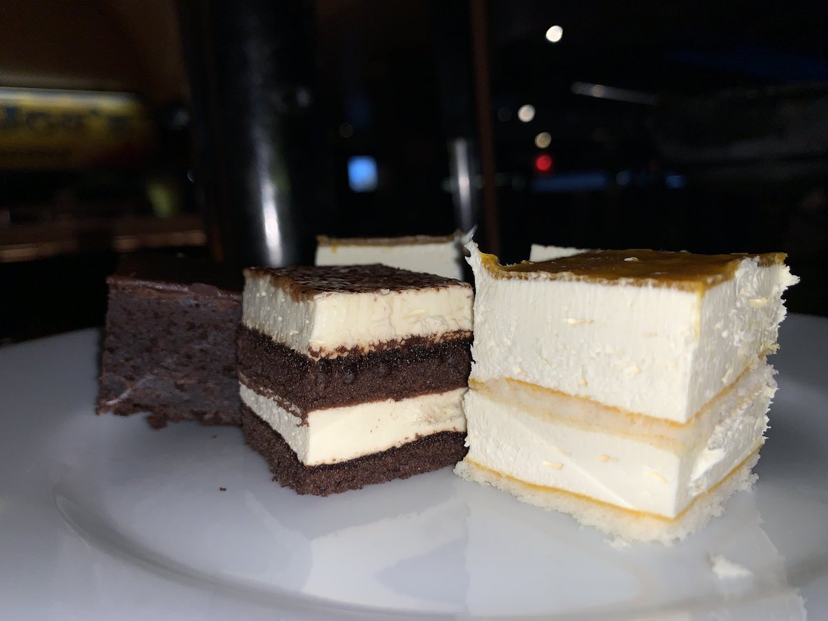 MKBuffetVillage's tweet image. So many delicious treats here at MK Buffet Village, don’t miss out - Book your table now on our website! 

🍰🧁🍰🧁 #foodie #buffetstyle #sweet #Dessert #CAKE #booknow #mk #familyfuntime #familyfriendly