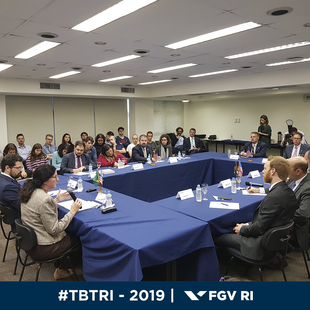 FGVRI's tweet photo. #TBTRI: Em 2019, a FGV RI recebeu a Secretária-Adjunta de Estado dos Estados Unidos para Assuntos do Ocidente, Kimberly Breier. A conversa envolveu temas como o futuro das relações entre Estados Unidos e América Latina e as parcerias comerciais e de política externa com o Brasil. https://t.co/4RobR9tntb
