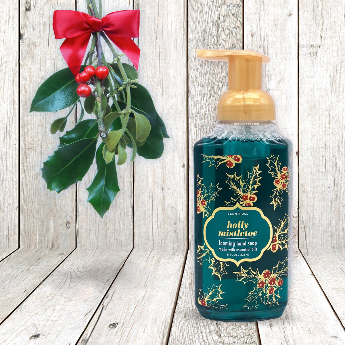 AskScentfull's tweet photo. "Holly Mistletoe"
Christmas is in the air with the enchanting scent of red holly berries. The slight hint of sweetness blend with woody Siberian pine and crisp frosted spearmint is as soft and gentle as a kiss. https://t.co/tAqma74BFV