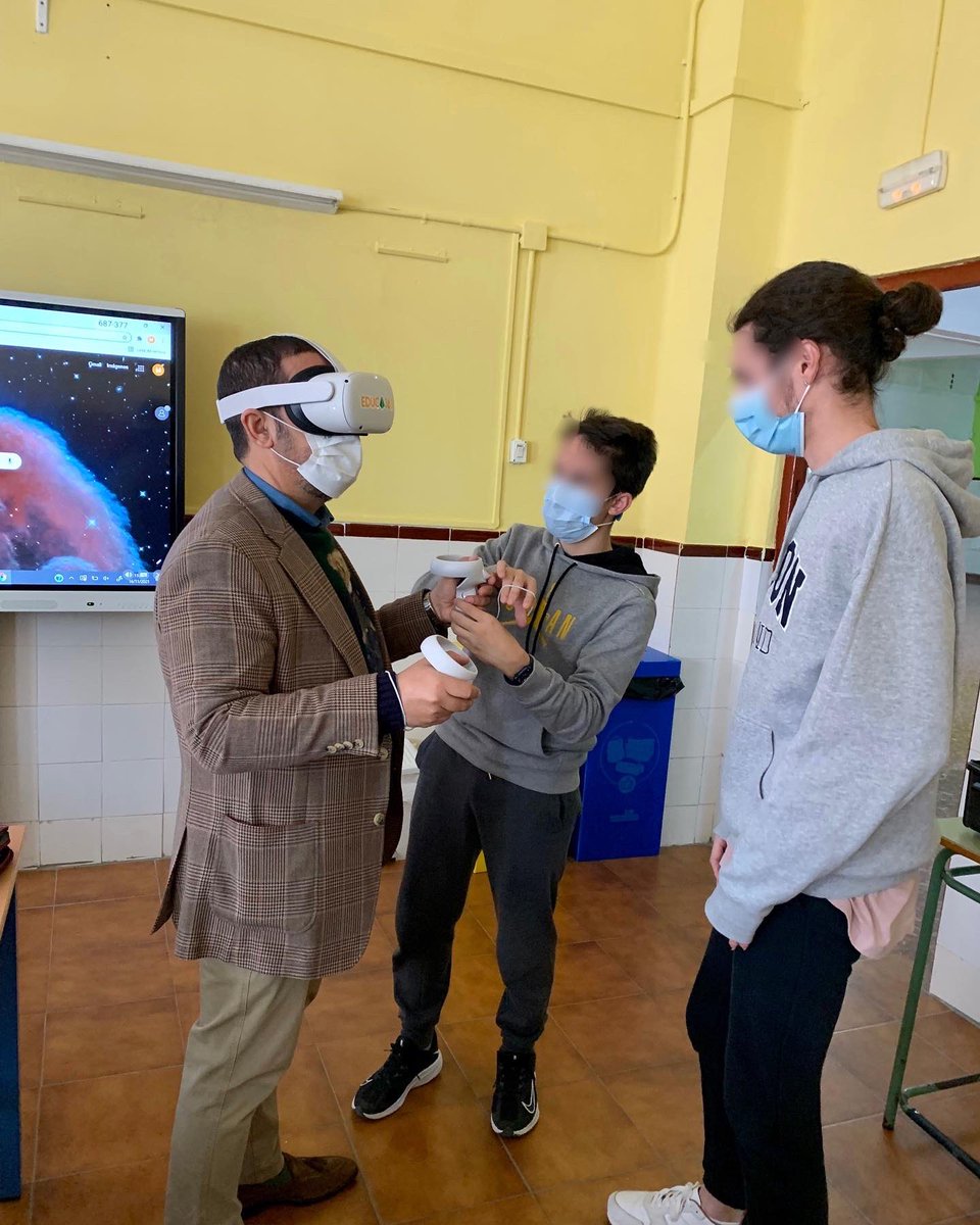 Techmakers_Stem's tweet photo. Seguimos una vez más, realizando con gran éxito, nuestros talleres de #ReactivaFP ✅!Esta vez hemos estado con el alumnado del @iescolumela , sin duda una gran experiencia gracias a su participación y la de sus docentes👩🏫.@EducaAnd
#educacion #stem #fp #alumnado #innovacion #tic https://t.co/95Gpy2blRk