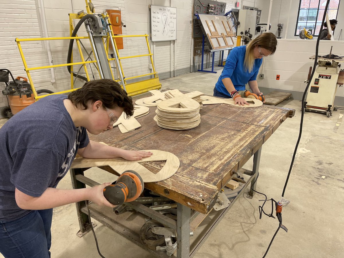 teamdraft's tweet photo. On Wed. @AtlantaFalcons @NFLLegends @chrisdraft drove down to Columbus, GA to thank the #JordanVocationalHS #ConstructionClass 4 making 160 @TheWRP4LC “white #lungcancerawareness ribbons” for @wearestfrancis #YoungPeople #BuildingCommunity #changingthefaceoflungcancer #LCAM https://t.co/3ikjMSIB1s