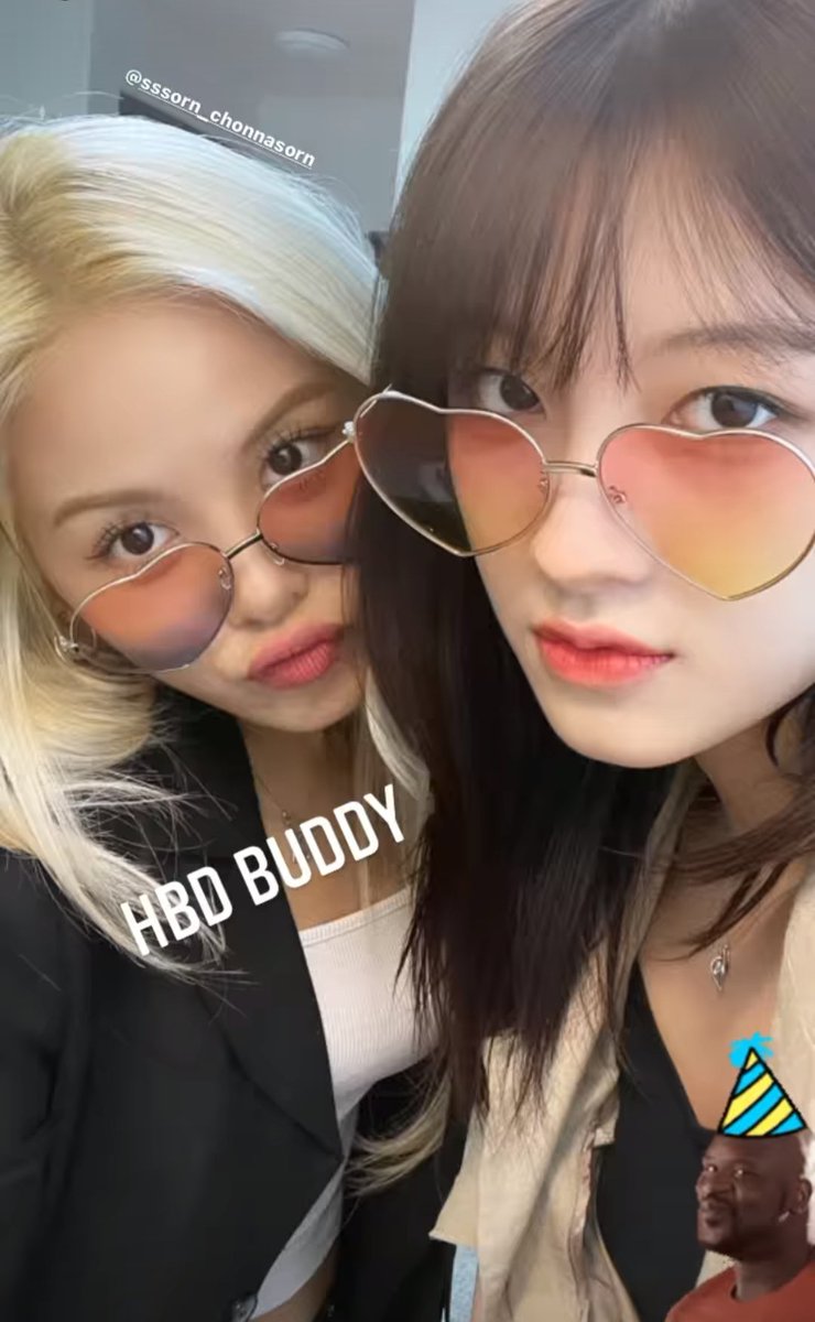 PazAvelina's tweet photo. Happy happy birthday Sorn 💛 Hasn't been an easy few days with everything that's happened but I'm wishing you all the best in life esp in your new journey!! 🎉 Will always be thankful for all your hard work in CLC!!
@sssorn_clc
#RunWithSornDay
#눈부신_손_날입니다 https://t.co/2aomIF9hSt