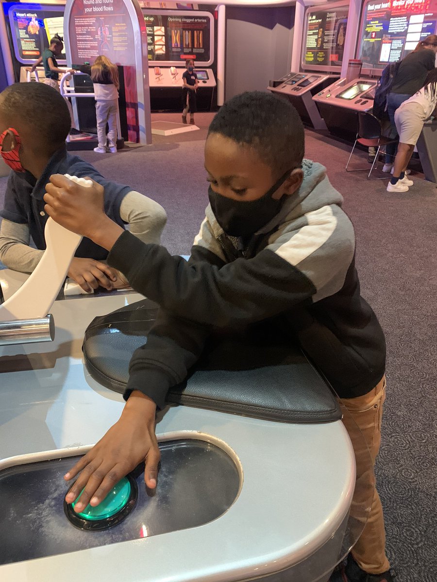 We had such a fun learning experience on our field trip yesterday at <a href="/TheExploreum/">Exploreum Science Center</a> ! @PrincipalERD <a href="/DicksonTigers/">E.R. Dickson Tigers</a>