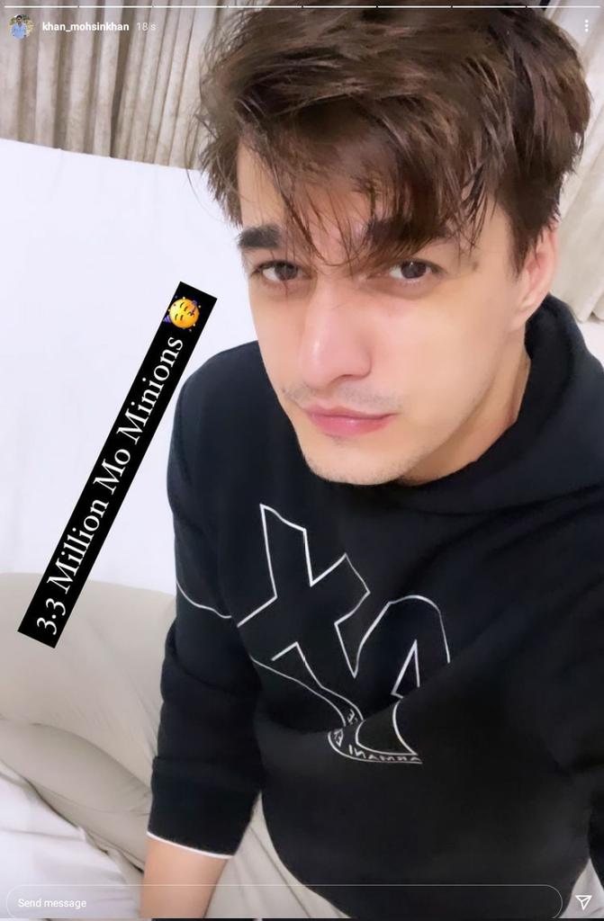 Mohsinaddict's tweet photo. You can't mann😂😌  YOU JUST CAN'T ! I feel pity on such people who think there comments can affect him😂😂🤣

SHER h hamara ladka!

Congratulations jaana for 3.3M family!😘🤗
Keep growing keep glowing keep them jealoused 🤪

I just want to scream WE LOVE U MOHSINNN
#mohsinkhan https://t.co/SdBtaSg4ns
