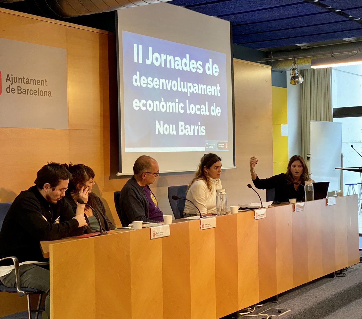 davidmilletbas's tweet photo. Seguim ara amb la visió #ESS de la mà de Emília Pallàs, Xavi Capdevila i taula rodona d’experiències. @AltresEconomies @FPareManel #9BEconomia #forumnoubarris @Bcn_NouBarris https://t.co/oGrlgpOWQm