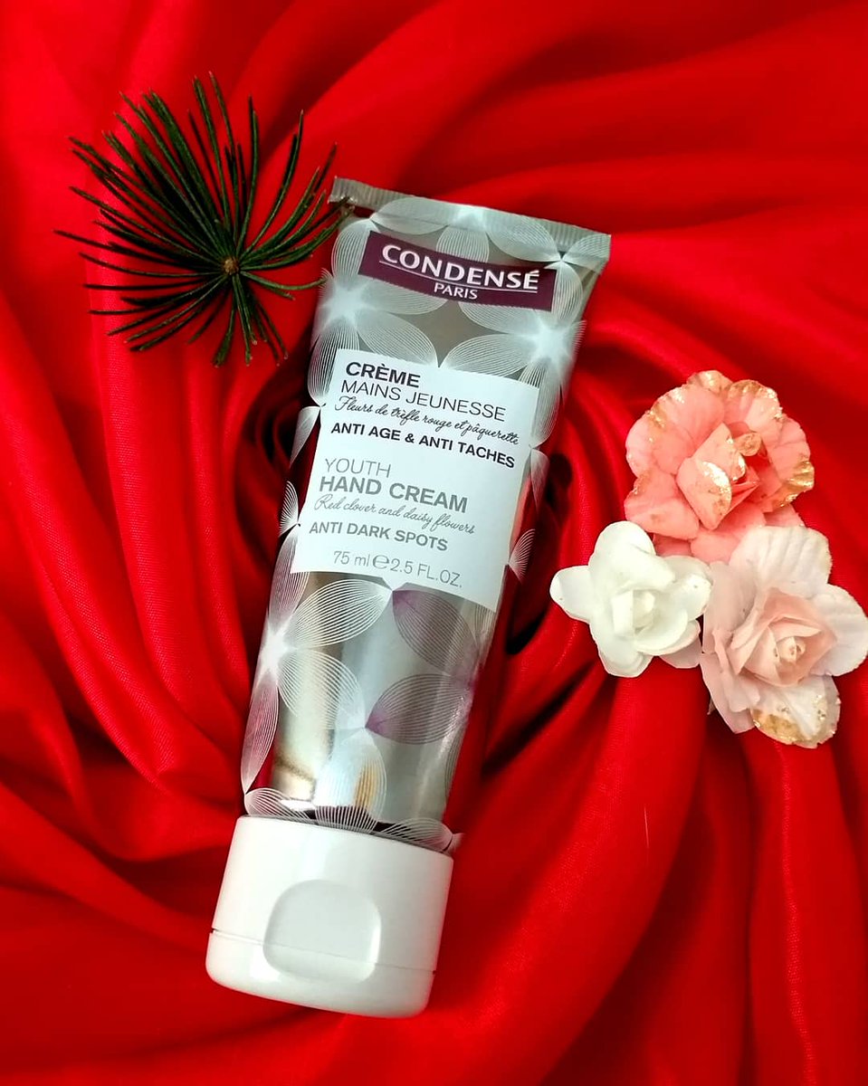 Giulia784's tweet photo. Crème Mains Jeunesse
Fleurs de trèfle rouge et pâquerette
Anti âge &amp; Anti Taches. Merci beaucoup @trustbeautycrew et @condenseparis pour cette magnifique découverte ❤️❤️
#testauthentique #trustbeautycrew https://t.co/YiLfvFttsJ