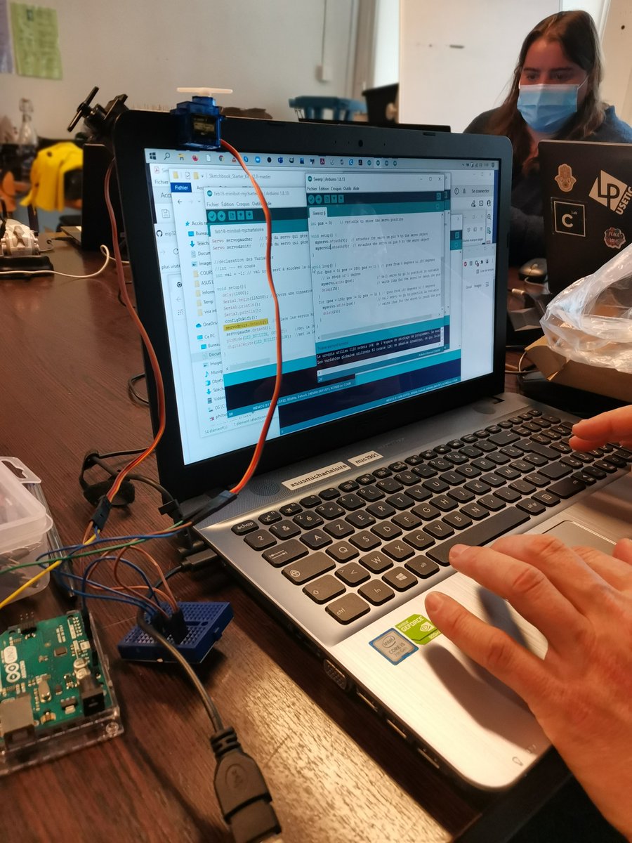 Fababrest's tweet photo. Ce matin à l'atelier #Papifab animé @petitsdebsBrest , c'était "Atelier Frankencode" -> Apprendre à fusionner des codes pour faire ce que l'on veut avec une carte Arduino ! De quoi s'amuser sur de nouveaux projets! @atbrest @mdl29_  @TelefabBrest @mjcharteloire @UBO_OpenFactory https://t.co/yR6w3f1weI