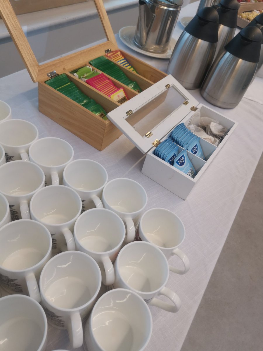 MarkWrenmark's tweet photo. Match T for the hockey parents.  @hallgroveschool @Thomas_Franks_ @alisonryan2018   Happy Thursday! https://t.co/SAy4tVQSwf
