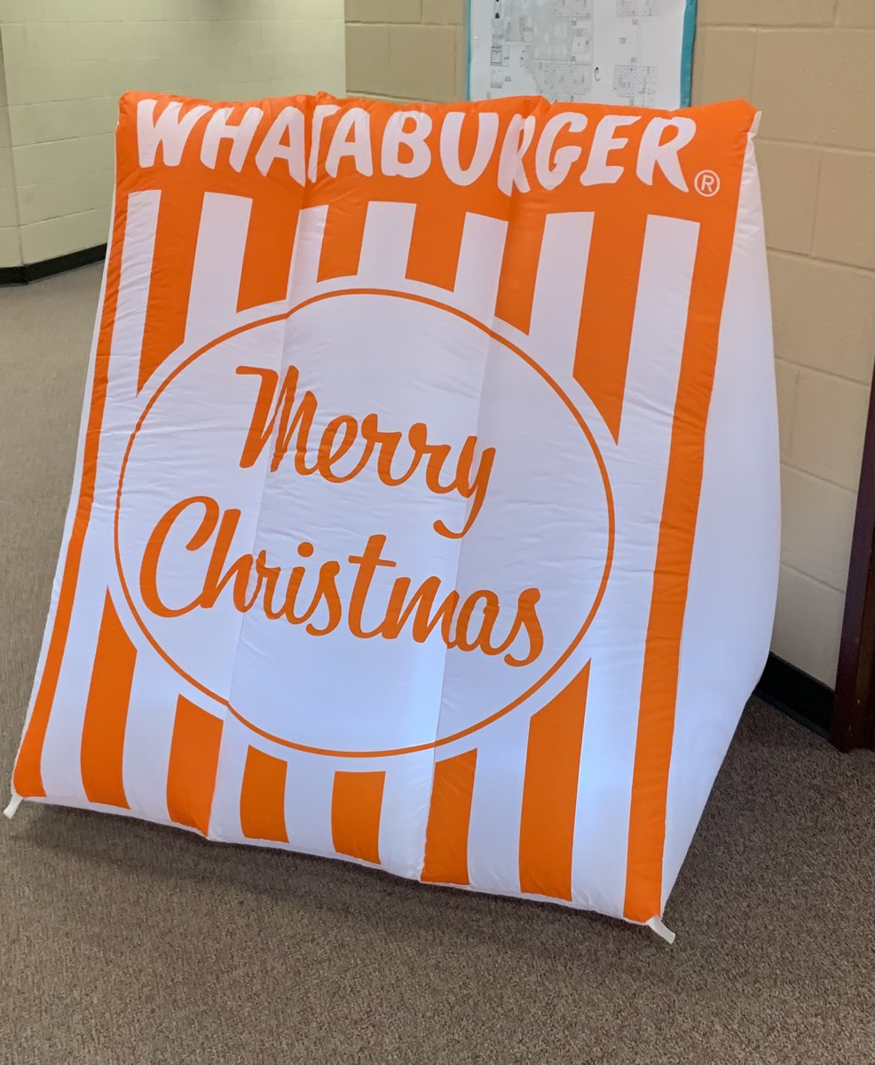 Christibt19's tweet photo. @CreekWildcats spreading Whataburger Christmas Cheer in the E100’s! @CoachOlin https://t.co/huM00uSFkW