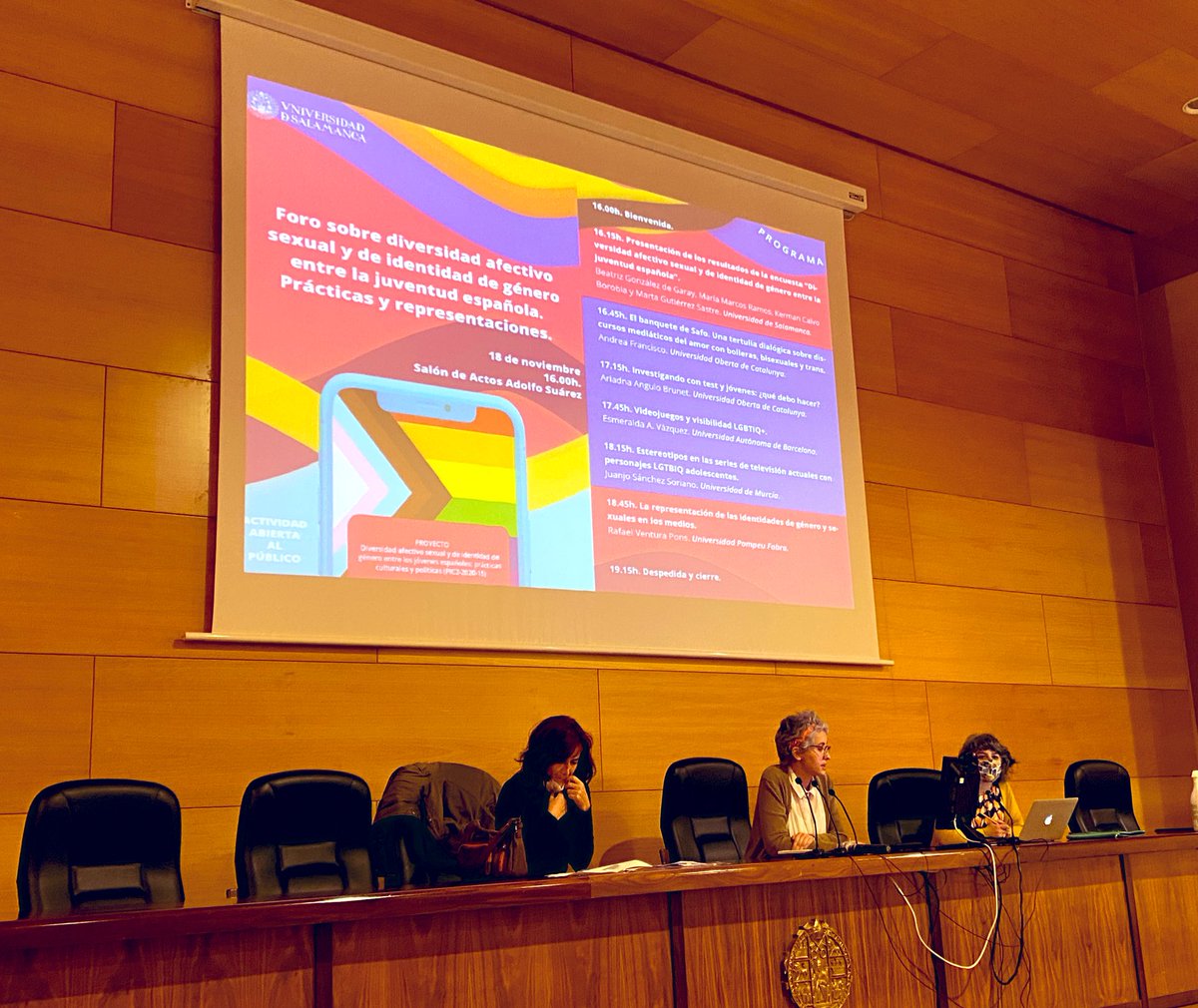 mteresamarting's tweet photo. Comienza el ‘Foro sobre Diversidad Afectivo Sexual y de Identidad de Género entre la Juventud Española’ en la Universidad de Salamanca. https://t.co/uOV4j0SzvF