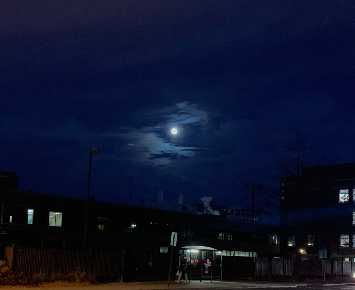 moinuddin_shuvo's tweet photo. #GPSAGradCup 
Moon o Moon! https://t.co/XwEhG0MJbs