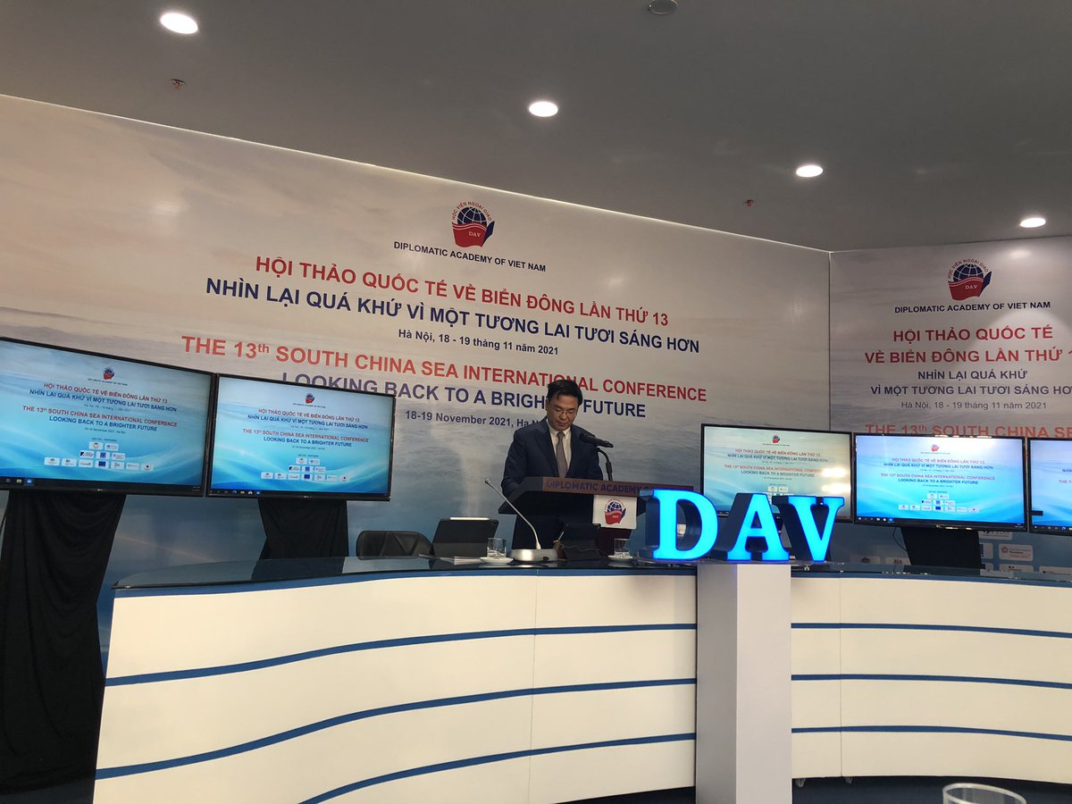 GioAlibertiEU's tweet photo. Honored to have chaired this morning a great panel at #SCSC13 Diplomatic Academy of #Vietnam on #SouthChinaSea with @DerekJGrossman @chheangcam @DingDuo1 @nagystephen1 and V.Adm. Hoda - Diverging views but civilized tones #opendialogue https://t.co/66z1WNVYmZ