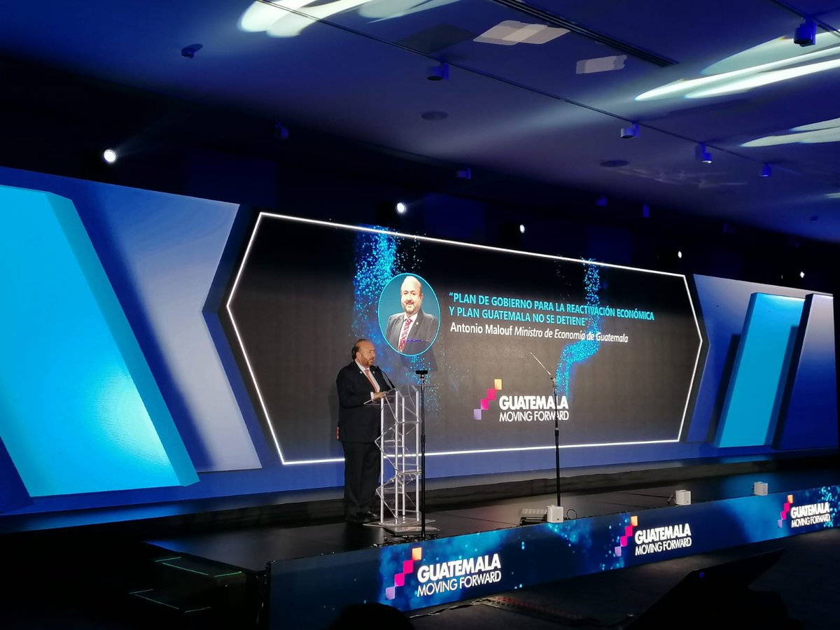 AGEXPORTGT's tweet photo. El ministro de economía @MaloufTony habla de la importancia de impulsar exportaciones y generar empleo a través de la inversión extranjera en el evento #InvestInGuatemala #MovingForwardGT #guatemalanosedetiene https://t.co/mW5I2W64H2