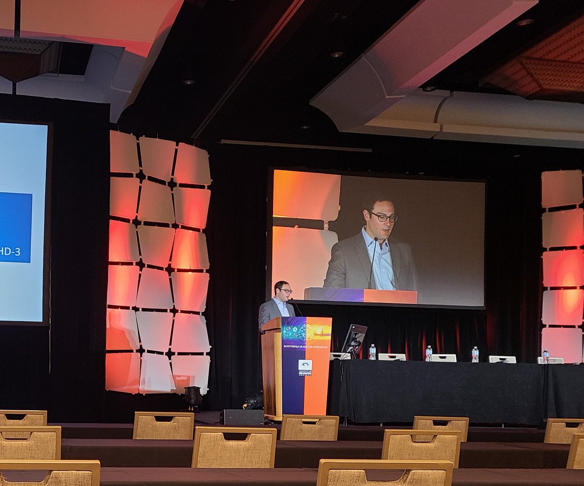 PhamAlise's tweet photo. Starting off the @ahsheadache meeting with @willrenthal teaching us about aura. #AHSAZ2021 https://t.co/3jIkESDdCh