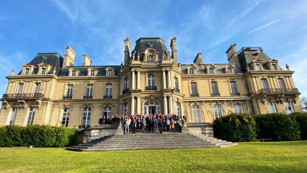 AcAmiens's tweet photo. Merci @LyceeRothschild pour son accueil à l’occasion de cette journée dédiée aux #InternatExcellence 👍
Et quel cadre remarquable pour accueillir de futurs internes et les accompagner dans la réussite de leur scolarité. #EgaliteDesChances 
@hautsdefrance &amp; #PlanDeRelance https://t.co/hPZN9YwLk3