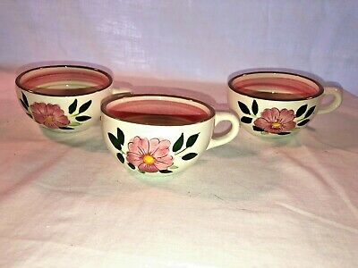 DepressionGlass's tweet photo. On #ebay ending Friday https://t.co/bnWlaVvPlJ #Stangl #Wildrose #retropop #collection #Flowerscape https://t.co/WOUW1PwAzh
