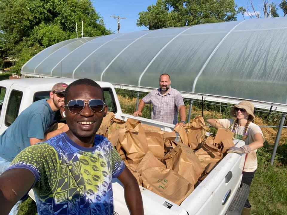 KSU_Foundation's tweet photo. Workshop on raising and composting with worms today at Willow Lake Student Farm, https://t.co/UH9igpffwx #KState #StudentFarming #Vermiculture #WillowLake https://t.co/rhPGAeKW4j