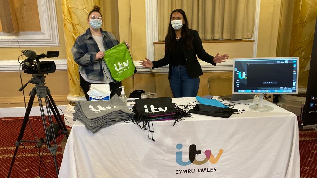 We're delighted to be <a href="/CareersWales/">Careers Wales</a>' Creative Pathways event today to help showcase careers and jobs in the creative industries 📽️

Brooklyn ac Aimee yn nigwyddiad Llwybrau Creadigol <a href="/GyrfaCymru/">GyrfaCymru</a> yn helpu i hyrwyddo gyrfaoedd a swyddi yn y diwydiannau creadigol 📺

#CWCreative21