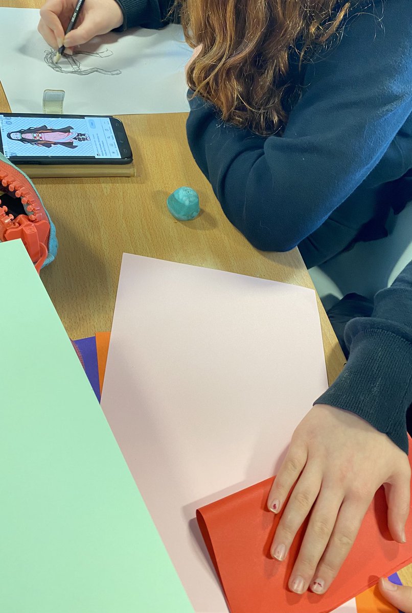 Art &amp;Design: S1 Art Club. Freedom to experiment &amp; have fun.