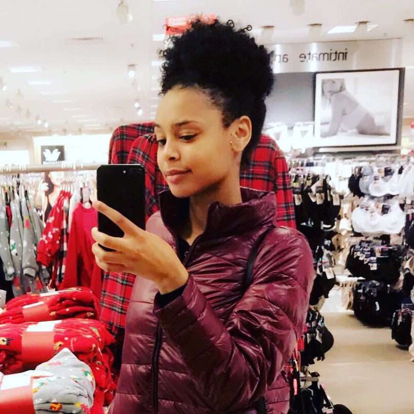 missskeaa's tweet photo. Yesterday was one of them days. I wish I can pick up the phone to call @__desshoee or even visit you. I miss you sooooooo much ππππ. People say it gets a little better as time passes and I say no tf it doesnβt. #ripdess https://t.co/V68AxGrdgU