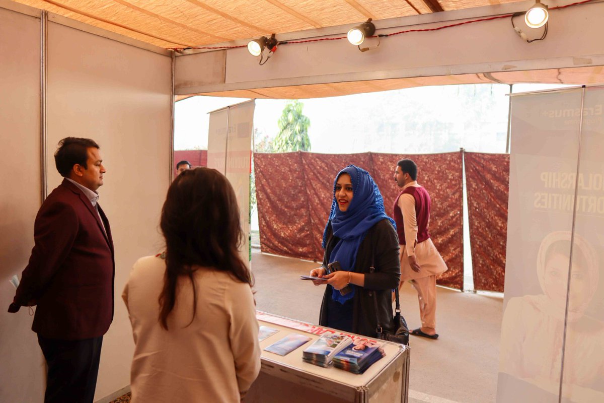 EUPakistan's tweet photo. Great interest for the @EUErasmusPlus stand at the University of Engineering and Technology @UET_official Career Fair in Lahore today.

Students had the opportunity to interact with Erasmus+ Alumni and learn about Erasmus+ scholarships to study in Europe!

#ErasmusPlus #EUPak https://t.co/ivSPhgjNeW