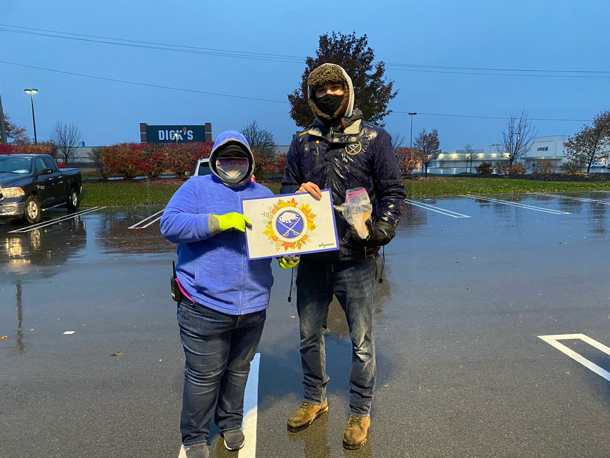feedmorewny's tweet photo. Fans were ready to donate at the start of today's #TurkeysForTickets! Fans brought 20-pound turkeys and received a voucher for tickets to an upcoming @BuffaloSabres game, with each donation benefiting our programs and the @CityMission! https://t.co/EZcYw56q2Q