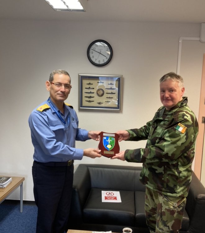irishmilrep's tweet photo. Deputy Chief of Staff Operations receiving @NATO_KFOR  and Partnership Briefs. @defenceforces have been KFOR contributors since 1999 #strongertogether https://t.co/xgfEDo4Zau