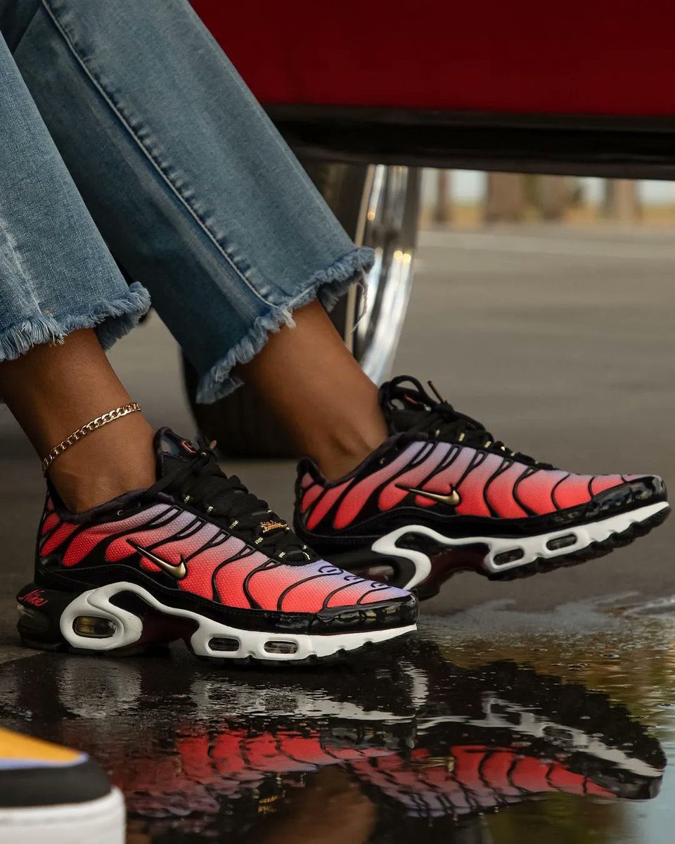 nike air max plus sisterhood
