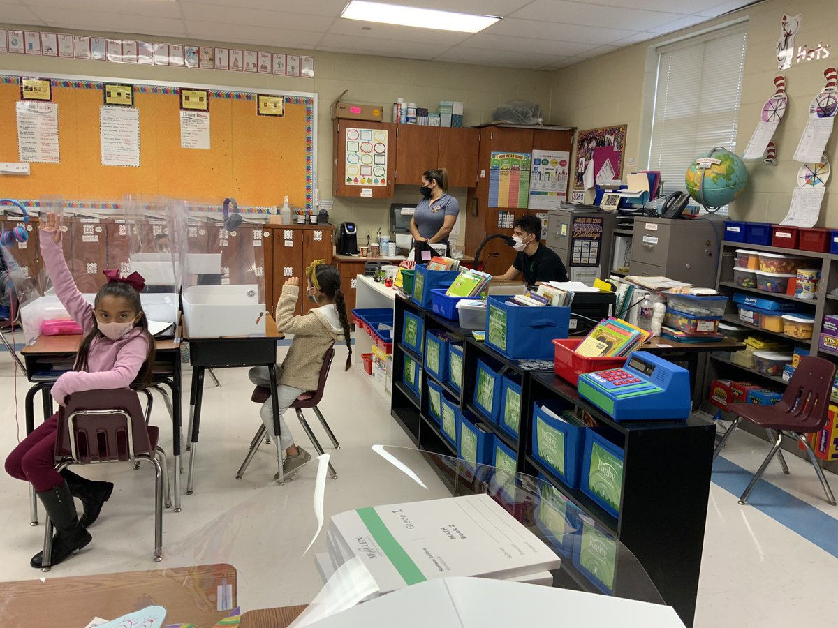 McAllenISDCTE's tweet photo. Our @Rowe006 Instructional Practices students had the opportunity to lead a lesson today at their internship at @scholarpride Video coming soon. #GreatnessStartsHere #DistrictOfChampions https://t.co/FIQM9nWwXC