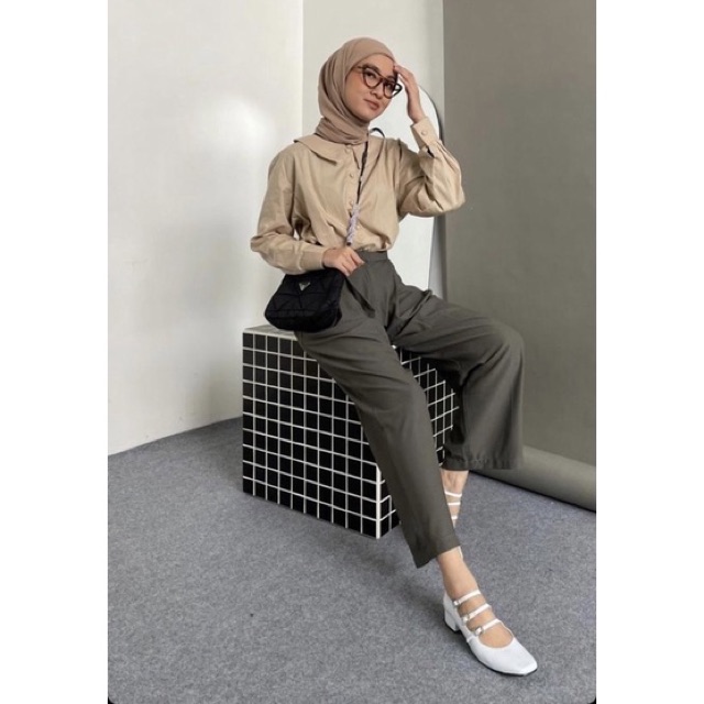muhaibra's tweet photo. Saya menjual Calla Blouse seharga Rp155.000. Dapatkan di Shopee sekarang! https://t.co/Dyh2gIIpHK #ShopeeID https://t.co/BVtbZzNOW9